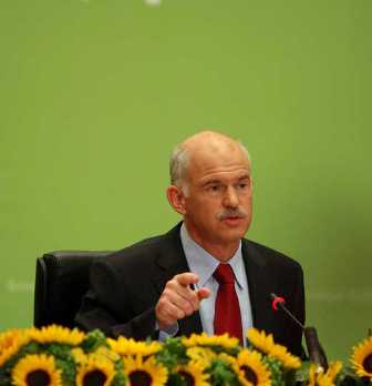Papandreou-smoking