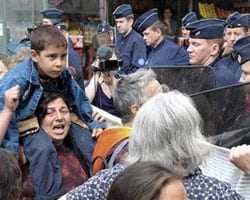 Για τη μεταχείριση των Ρομά από την Γαλλία προειδοποιεί το Παρατηρητήριο Ανθρωπίνων Δικαιωμάτων