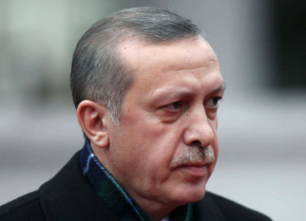 Με φυλάκιση 2 ετών κινδυνεύει πρώην Μις Τουρκία για… προσβολή του Ερντογάν