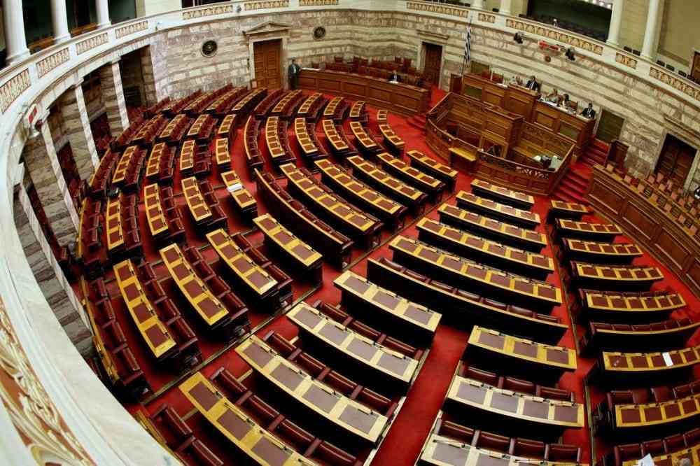 Σε κλίμα έντασης η μάχη στη Βουλή για τη Συμφωνία των Πρεσπών