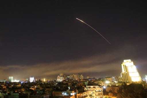 ΗΠΑ, Γαλλία και Βρετανία χτύπησαν με πυραύλους τη Συρία