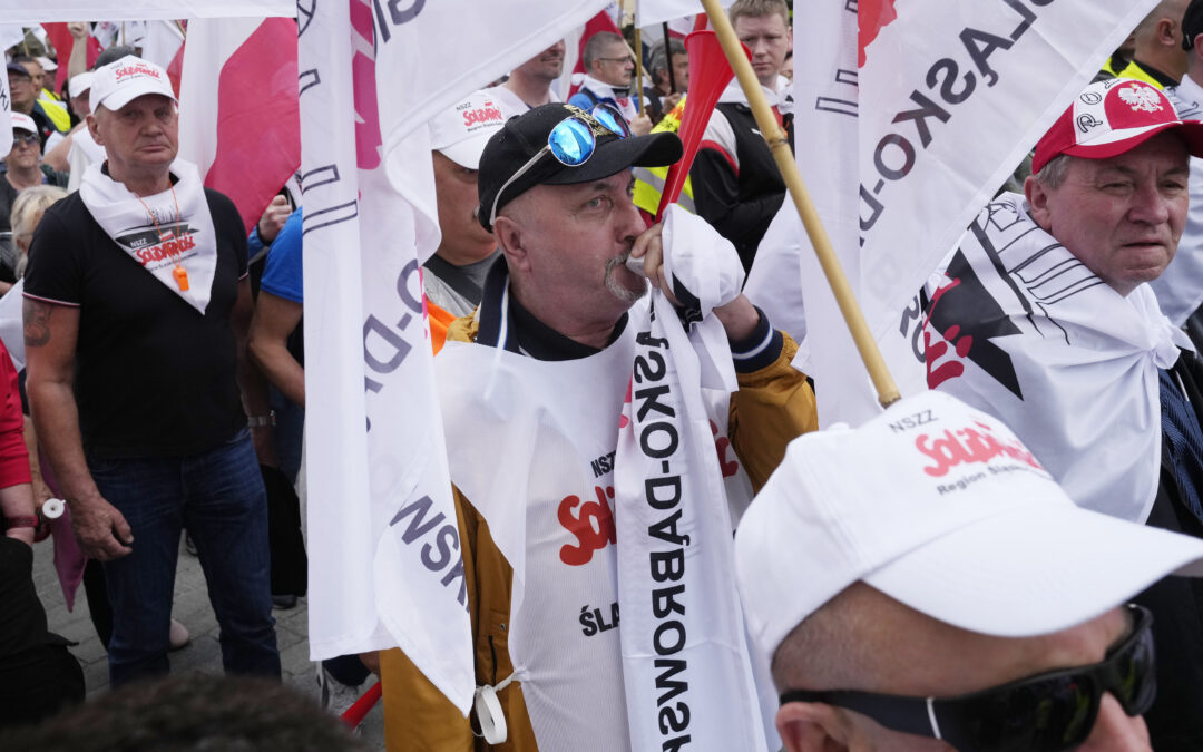 Polish farmers march in Warsaw against EU climate policies and the country’s pro-EU leader